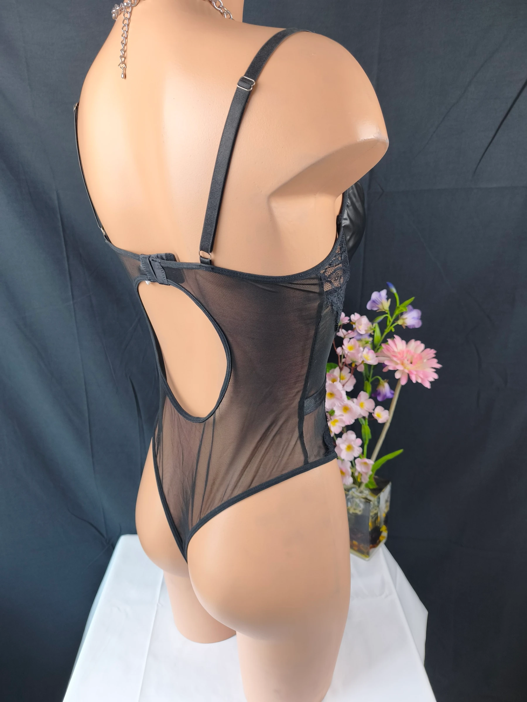 Body zippado estilo couro sintético e renda com visual sexy - Novo - Tamanho M 38/40 – photo 13